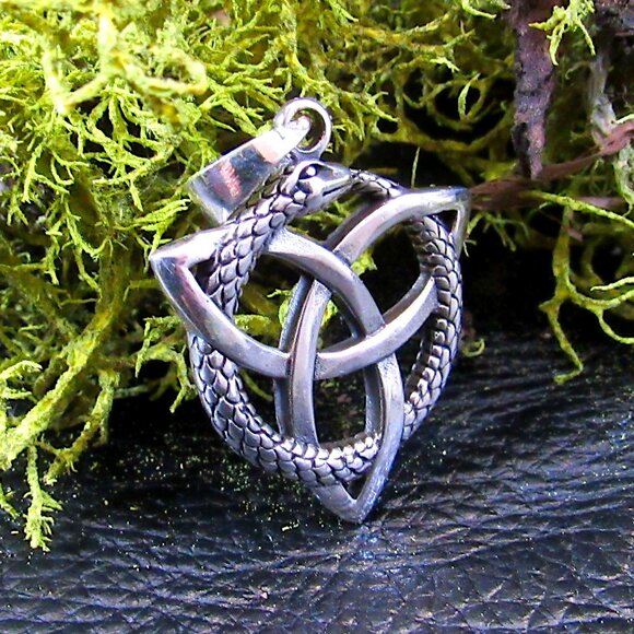Solid 925 Sterling Silver Viking Ouroboros Snake Pendant - Celtic Infinity Knot - Picture 1 of 9